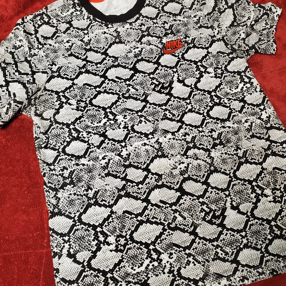 🔥Nike 'Python' Tee - Picture 6 of 6